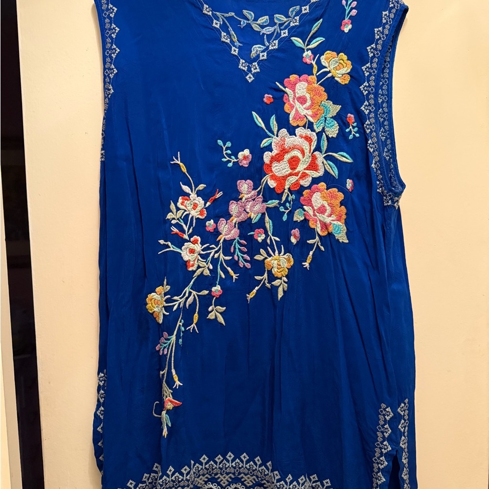 Jonny Was Size XL blue Embroidered Flowers+ sleeveless Tunic Top w/ Side Slits - Picture 6 of 9